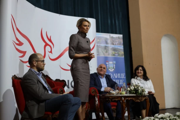 DRUŠTVENI DIJALOG NA TEMU RODNE RAVNOPRAVNOSTI I POPULACIONE POLITIKE U SRBIJI: Ravnopravnost polova je cilj koji je Loznica već dostigla!