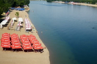 DA LI JE MOGUĆE DA OVO RADE!? Svi gledaju današnji snimak sa Ade Ciganlije i krste se! (VIDEO)