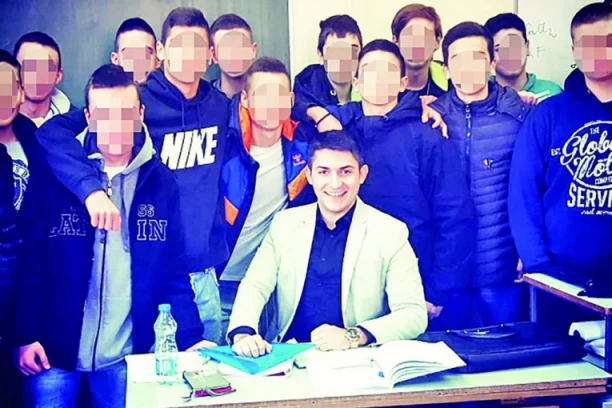 POBEDA SRPSKOG TELEGRAFA U BORBI ZA PATRIOTIZAM! Profa Srbenda se vraća na posao!