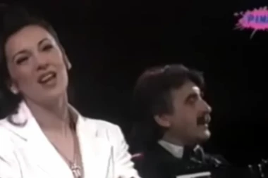 JEZIVA TRAGEDIJA NA NASTUPU SRPSKE PEVAČICE: Gledala svojim očima kako UBIJAJU čoveka, KRV je šikljala na sve strane! (FOTO)