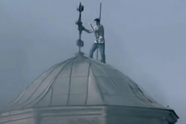 PONOVO NAPADNUTA SVETINJA KOD UROŠEVCA! Razbijena stakla Crkve Svetog Ilije