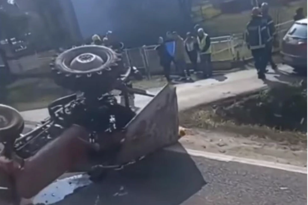 PREVRNUO SE TRAKTOR U PIROTU: Traktorista zadobio teške prelome!