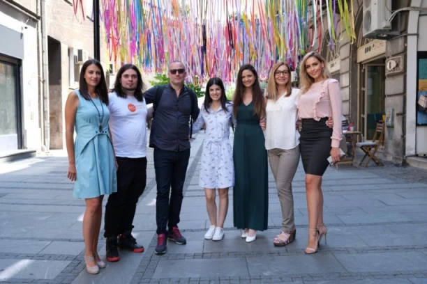 GLUMCI I SPORTISTI NIŽU DOBITKE U AKCIJI HUMANITARNI TIKET U PODNE