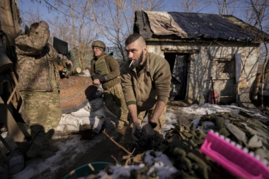 STRADALA DVA UKRAJINSKA VOJNIKA U GRANATIRANJU! Proruski separatisti nemilosrdni, koristili tešku artiljeriju