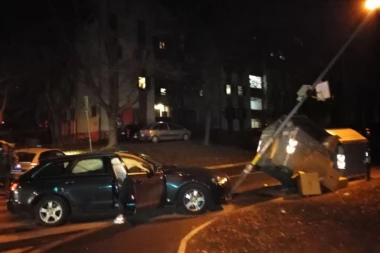 AUDIJEM A6 IŠČUPAO BANDERU I POKUPIO ŠEVROLET: Udes u Mirijevu (FOTO)