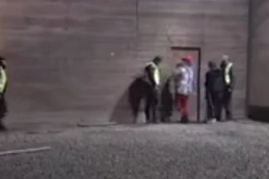 DEJAN I DALILA DISKVALIFIKOVANI IZ ZADRUGE:  Kulminacija brutalnih svađa dovela je do DEFINITIVNOG KRAJA, NISU IZDRŽALI! (VIDEO)