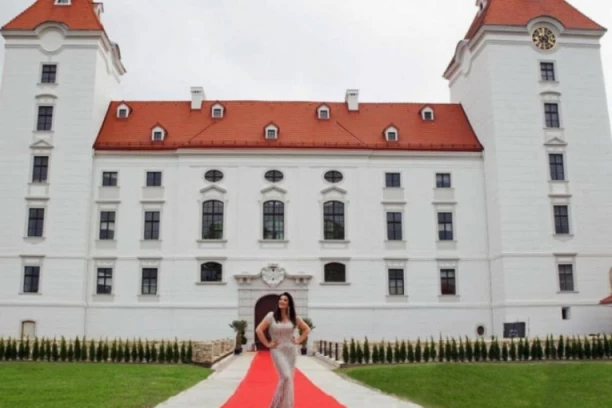 KUĆNA POMOĆNICA DRAGANE MIRKOVIĆ NAPOKON PROGOVORILA! Otkrila kako se pevačica ponaša u svom domu: JA SAM ZAPANJENA!