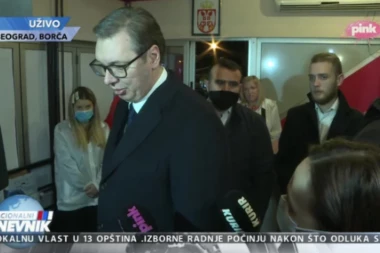 VUČIĆ U BORČI POTPISAO LISTU SNS ZA IZBORE: Veliki broj građana dočekao predsednika