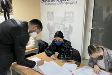 VANJA UDOVIČIĆ DAO APSOLUTNU PODRŠKU VUČIĆU I NAPREDNJACIMA: Potpisao se za listu SNS, pa poručio: ZA NOVE POBEDE NAŠE SRBIJE! (FOTO)