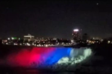 FANTASTIČAN PRIZOR: Nijagarini vodopadi zasijali u bojama srpske zastave