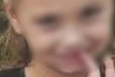 PRONAĐENA DEVOJČICA KOJA JE NESTALA PRE TRI GODINE: Boravila u hladnom i mokrom prostoru, policajac se šokirao kada je video stopala