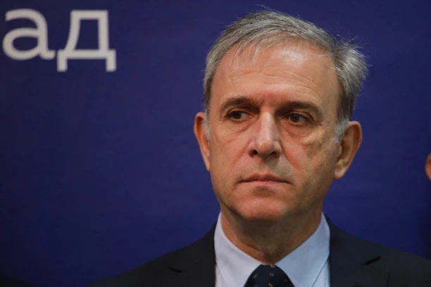 KANDIDAT SAMO ZA ELITU, A OBIČAN NAROD NEKA SE SAM SNAĐE: Đilasov Ponoš podelio skandaloznu objavu! (FOTO)