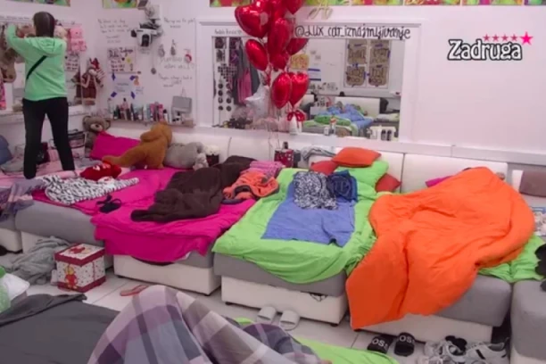 DALILA UNIŠTILA SVE USPOMENE SA CAREM: Dragojevićka BACILA sve poklone, a onda ih dodatno UPROPASTILA! (VIDEO)