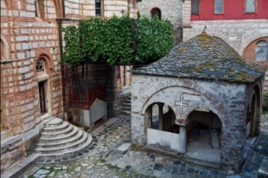 ZBOG OVOG ZRNA SA HILANDARA RODIO SE VELIKI BROJ BEBA! Zovu ih decom Svetog Simeona, a evo i kako do njega doći!