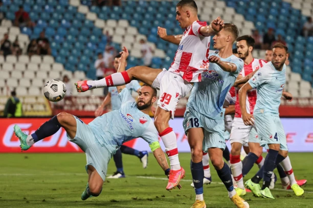 KAO BOAĆI: Kapiten crveno-belih se SELI na Zapad - igraće sa Podolskim?!