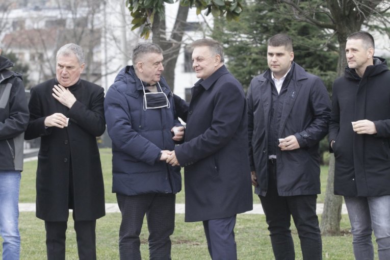 Prijatelji i porodica na pomenu Šabana Šaulića