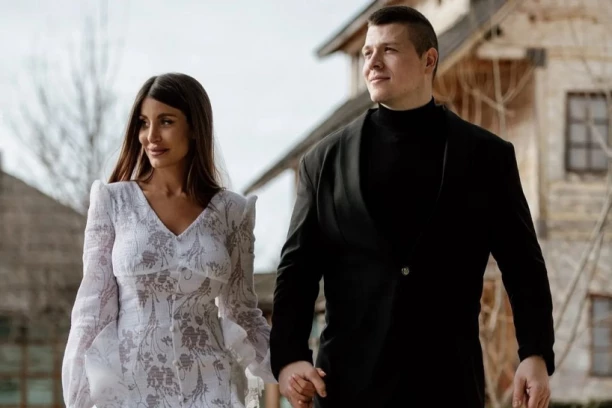 OVAKO JE SUPRUGA SLOBE RADANOVICA IZGLEDALA KAO DETE: Isplivala HIT FOTKA koja je oduševila Instagram (FOTO)