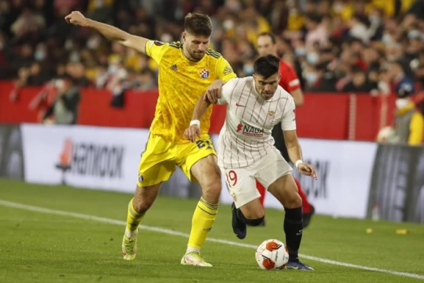 DOKLE ĆE SE OVO TRPETI: Hrvatski huligani ponovo izazivaju NEREDE po EVROPI! (VIDEO)