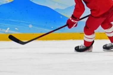 TRAGEDIJA U RUSIJI: Poznati hokejaš poginuo padom sa 18. sprata!