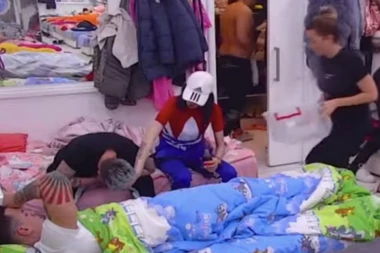 MATORA POVRAĆALA SVUDA PO SOBI, NIKAD JEZIVIJA SCENA U ZADRUZI: Slošilo joj se, MIŠIĆI joj otkazali, a BOL u srcu je sastavio sa zemljom! (FOTO)