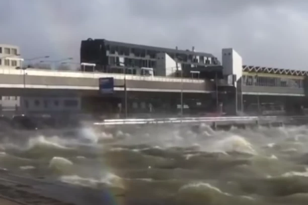 APOKALIPTIČNE SCENE NAKON JUNIS: Najmanje 13 mrtvih u jezivoj oluji koja je protutnjala Evropom, hiljade domaćinstava bez struje (VIDEO)