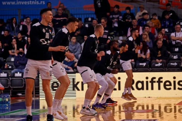 UŽAS I KATASTROFA U NIŠU! Teška POVREDA ključnog košarkaša Partizana (VIDEO)