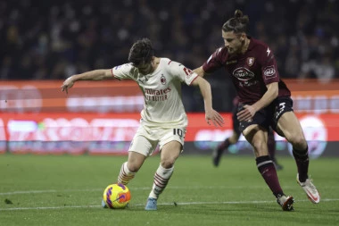 MILAN SE OBRUKAO PROTIV FENERAŠA! Ovako se ne osvaja Skudeto! (VIDEO)