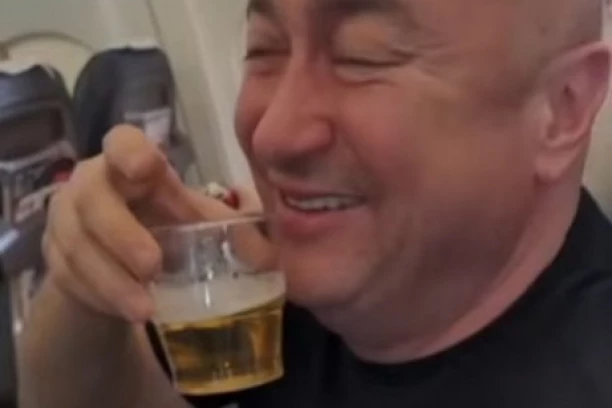 Đani udario po alkoholu! Folker se NE TREZNI TRI DANA, a evo sa kim provodi vreme (FOTO)