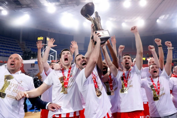 UDARNA VEST! Delije ne mogu da DOČEKAJU: Veliki miljenici navijača se VRAĆAJU u Zvezdu?