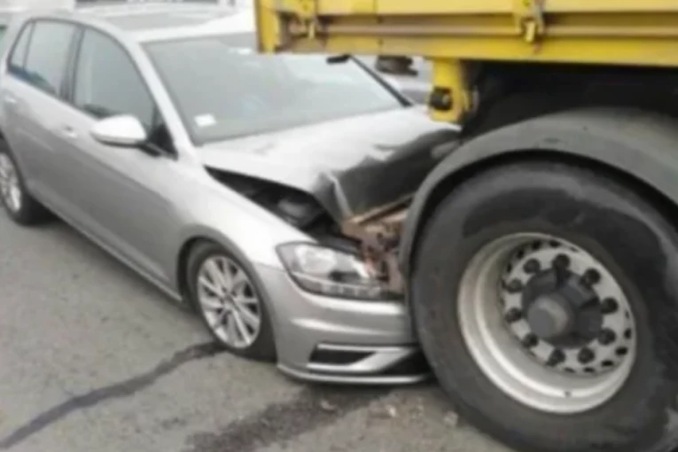 JEDAN MRTAV, VIŠE POVREĐENIH! Sudar 30 vozila! EPILOG STRAVIČNOG LANČANOG SUDARA KOD STARE PAZOVE! (VIDEO/FOTO)