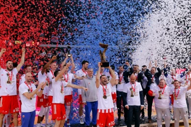 CRVENA ZVEZDA ZBOG RATA U UKRAJINI U TOP 8 EVROLIGE? Delije očima ne veruju!