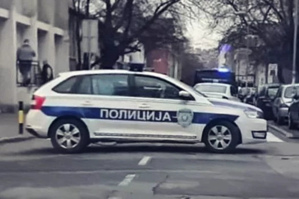 HITNA EVAKUACIJA! Oglasio se alarm za uzbunu u tržnom centru u Beogradu, nastao HAOS! (FOTO)