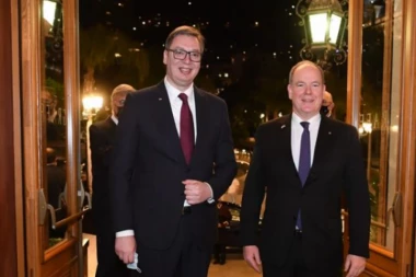 POSETA OPERI: Predsednik Vučić i knez Albert na događaju povodom stogodišnjice smrti Alberta I