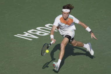 ČEKA NOVAKA U FINALU: Rus nakon PREOKRETA slavio u Dubaiju!