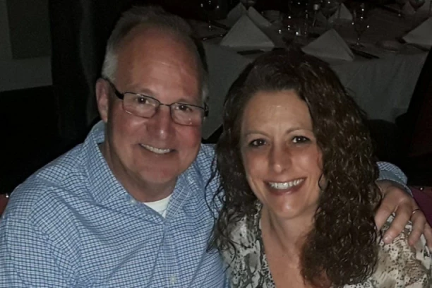 POSLEDNJA FOTOGRAFIJA PARA: Pozirali nesvesni da će se za 15 minuta desiti TRAGEDIJA!