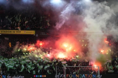 DA LI ĆE DOĆI U BEOGRAD? Za Fejnord navija NAJPOZNATIJI dečak-huligan na svetu, sada je porastao i izgleda ZASTRAŠUJUĆE! (FOTO)