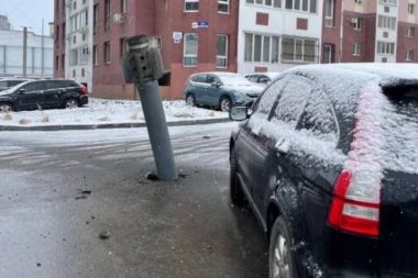 BLOOD-CURDLING SCENES FROM THE CENTRE OF KYIV: Unexploded rockets scattered all over the streets (PHOTO)