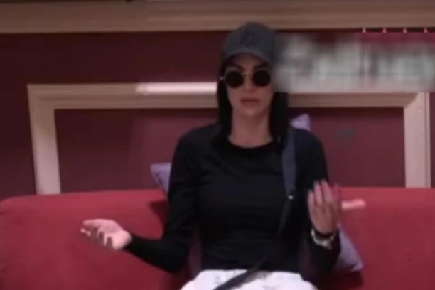 Tara Simov HITNO DISKVALIFIKOVANA: Ša pročitao pismo Velikog Šefa, MUK u Beloj kući! (VIDEO)