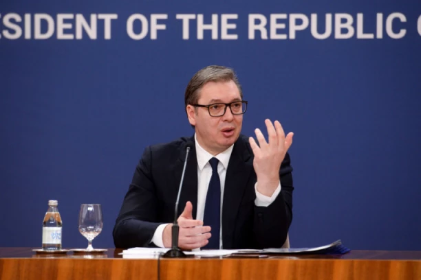 STRAHOVIT PRITISAK NA NAŠU ZEMLJU: Dobićete Majdan u Srbiji, ako ne uvedete sankcije Putinu