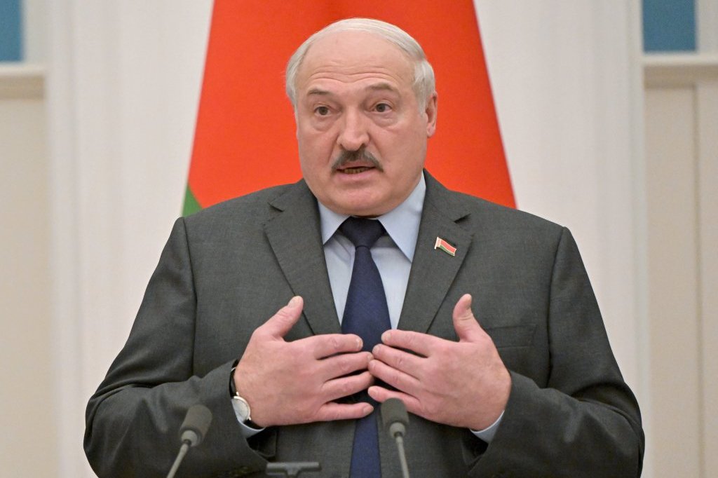 "NISMO MOGLI DA ZAMISLIMO DA ĆE JUGOSLAVIJA NESTATI" Lukašenko optužio NATO da je "razdvojio Slovene"! Veruje da će se "bratski ukrajinski narod" vratiti svojima!