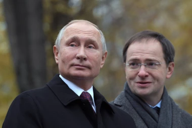 OPA! OVO MENJA STVARI: Putinov pomoćnik potvrdio da se NASAMO SASTAO danas sa ukrajinskim ministrom odbrane