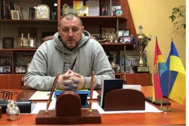 Ukrajinski gradonačelnik PREDAO GRAD RUSIMA: Vraćamo se normalnom životu! (VIDEO)