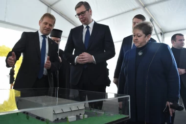 U KRAGUJEVAC STIGLA MOĆNA KOMPANIJA! Predsednik Vučić na svečanom otvaranju: Pepelište odlazi u istoriju!