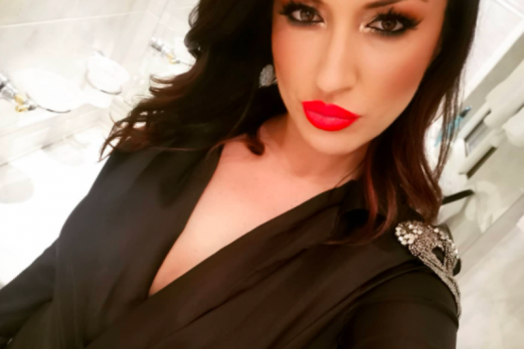 Marina Radosavljević pravi selfi