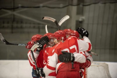 GLAVU GORE: Hokejaši Srbije poraženi od Ukrajine na SP u Poljskoj!