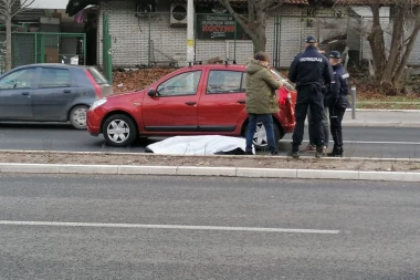 TRAGEDIJA NA BANJICI: Čoveku pozlilo u toku vožnje, stao pa PREMINUO! (FOTO)