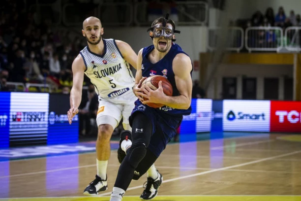 AVRAMOVIĆ ODIGRAO UTAKMICU ŽIVOTA: Pešićeva Srbija PROTUTNJALA kroz Slovačku i nastavila put ka Mundobasketu!