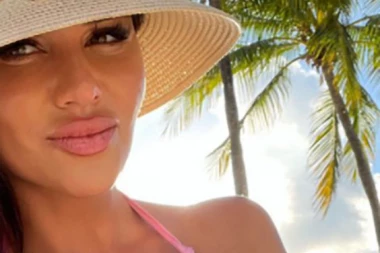 Stanija se RASKREČILA i počastila fanove za 37. rođendan! (FOTO)