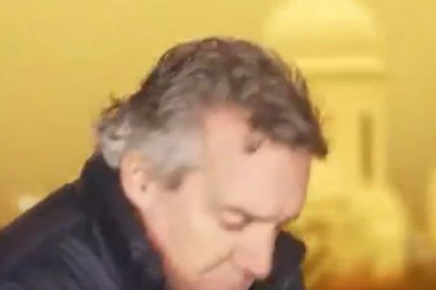 Novinara zaslepele EKSPLOZIJE usred obraćanja uživo: Izveštavao iz Kijeva, a onda BLJESAK! (VIDEO)