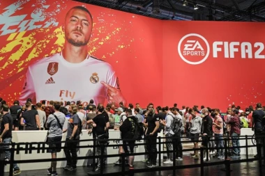 OVO VEĆ PRERASTA U HISTERIJU: Ruski klubovi izbačeni i iz kompjuterskih igrica! Šta je sledeće?